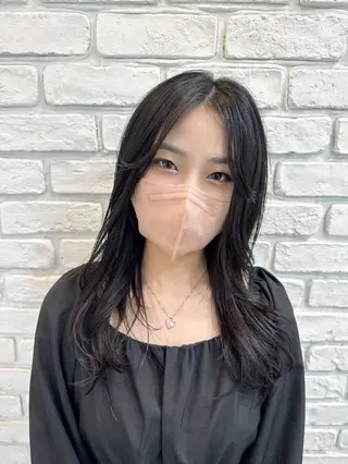 ロング 秋山 俊のヘアスタイル