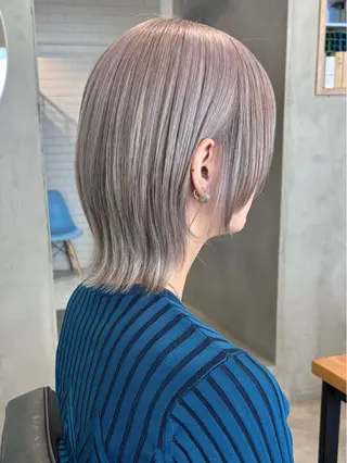 ミディアム カラー 井上 唯のヘアスタイル