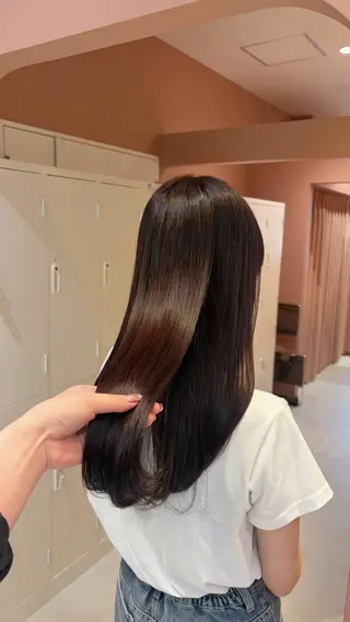 ロング カラー 聖菜/ hina /レイヤー/艶カラーのヘアスタイル