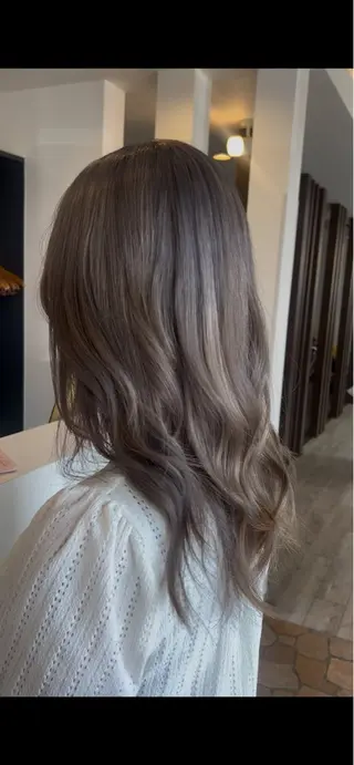 ミディアム カラー 畠中 望来のヘアスタイル