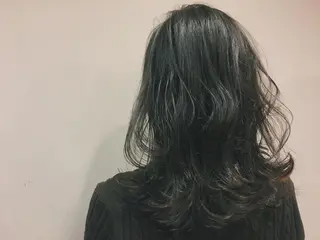 カラー パーマ 白髪に寄り添う美容師 オギノミワコですのヘアスタイル