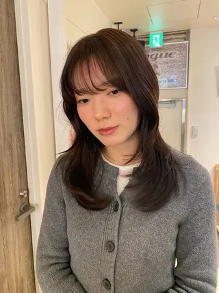 セミロング カラー ナチュラルヘア🫧 ナナミのヘアスタイル
