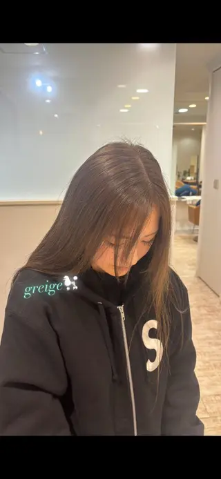 ロング カラー 島崎 夏希のヘアスタイル