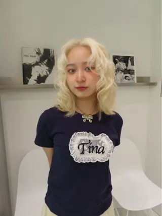 ミディアム ヘアアレンジ ハイトーン/個性派 レイヤーmiyu🪽のヘアスタイル
