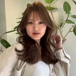 セミロング カラー ヘアアレンジ 内大久保 列夏のヘアスタイル