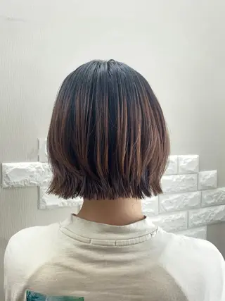 ミディアム 酒井 美羽のヘアスタイル