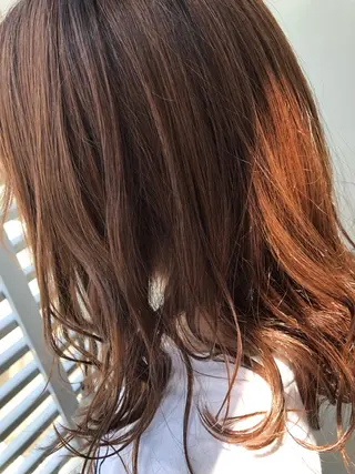 ミディアム カラー 丸(マル) ／ショートボブのヘアスタイル