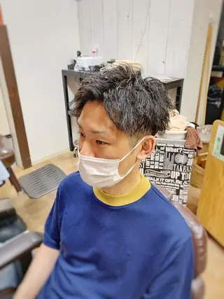 ショート パーマ メンズ 三谷 天兵のヘアスタイル