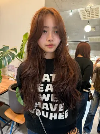 ロング レイヤーカット\ウル フ　chinatsuのヘアスタイル