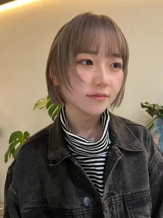 ショート レイヤーカット\ウル フ　chinatsuのヘアスタイル