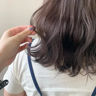 ミディアム カラー 本間 結衣のヘアスタイル