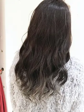 ロング カラー 大人女性ショート専門 tomodaのヘアスタイル