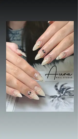 ネイル Aura Nail HanNaのネイルデザイン