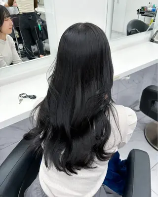 ミディアム カラー 抜け感レイヤー︴ ニュアンスカラーのヘアスタイル
