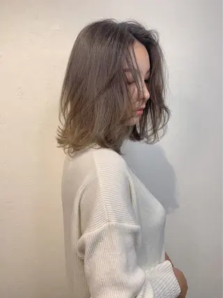 ミディアム _WHITE 高槻のヘアスタイル