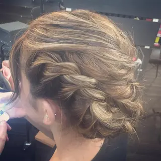 セミロング カラー ヘアアレンジ 鶴見 和美のヘアスタイル