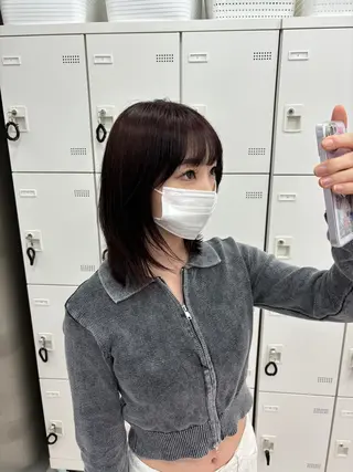 ミディアム カラー 抜け感レイヤー︴ ニュアンスカラーのヘアスタイル