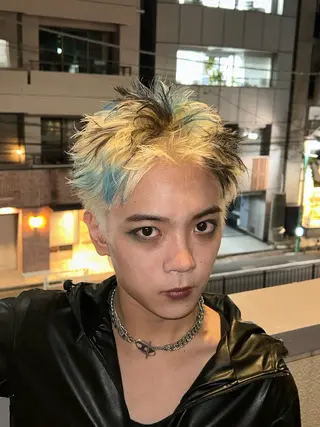 ショート カラー パーマ メンズ 岩城 滉成のヘアスタイル