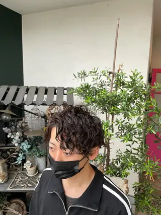 ショート パーマ メンズ 山下 襟華のヘアスタイル