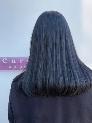 セミロング カラー 芥川 未優のヘアスタイル