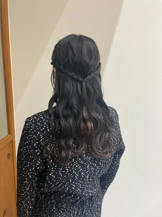 セミロング ヘアアレンジ 三宅 瑠偉のヘアスタイル