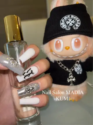 ネイル KUMI💛 MADIAのネイルデザイン