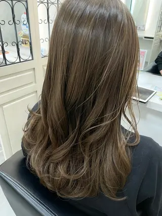 ロング カラー 堀 春奈のヘアスタイル