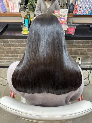 ロング パーマ ヘアアレンジ イツキ🌕デザインカ ラー🥨髪質改善🫧のヘアスタイル