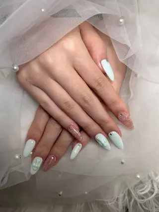 ネイル 🌈 Laule'aのネイルデザイン