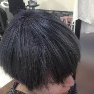 ショート カラー 岡部 裕真のヘアスタイル