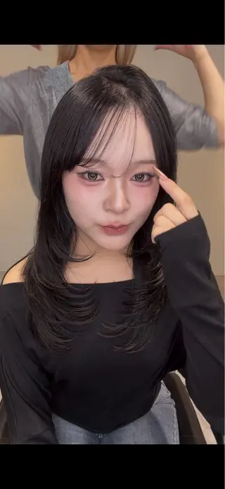 ロング 真下 瑞歩のヘアスタイル