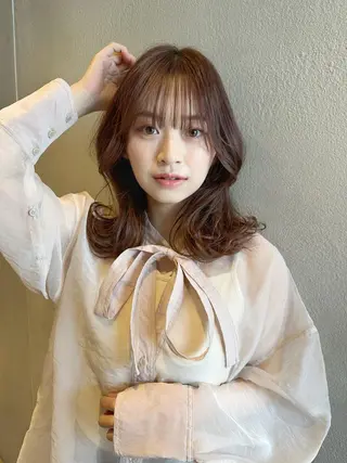 ミディアム パーマ 大人レイヤー×艶髪 小久保　春暁のヘアスタイル