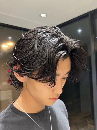 ミディアム パーマ メンズ 🇺🇸サーフカール 🇺🇸ケンシロウのヘアスタイル