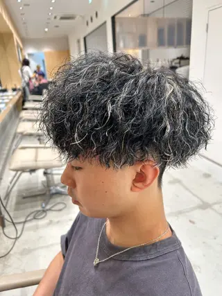 カラー パーマ メンズ 🐲ツイスパ🐲 フェード/龍のヘアスタイル