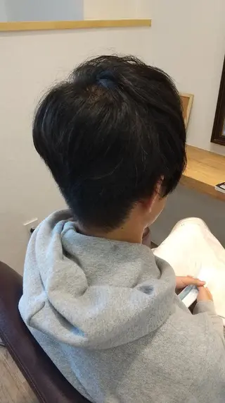 ショート メンズ 阪本 俊のヘアスタイル