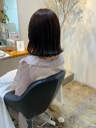 ミディアム カラー MIOベージュカラー 柔らかいカラーのヘアスタイル