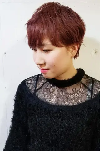 ショート カラー 東 史夏のヘアスタイル