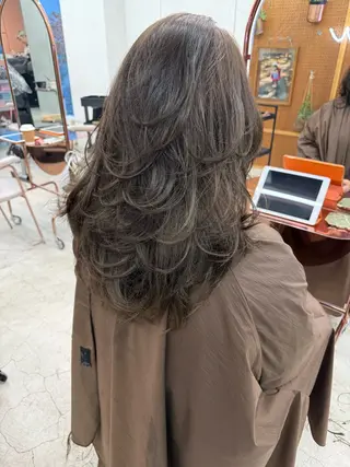 ロング サカモト ナオミのヘアスタイル