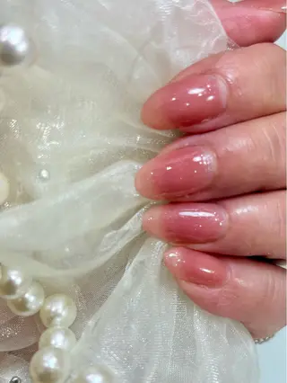 ミディアム イレジスティブル ネイルズのネイルデザイン