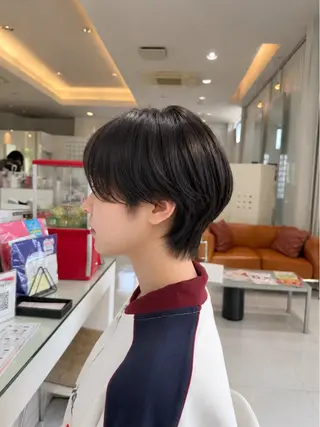ショート カラー 佐々木 麻衣のヘアスタイル