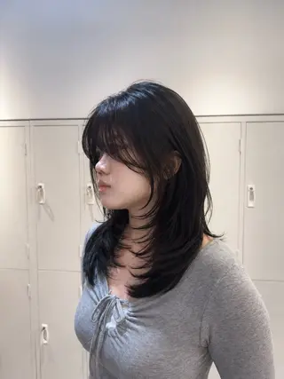 ミディアム 盛れるレイヤー🧡 飯田亘貴のヘアスタイル