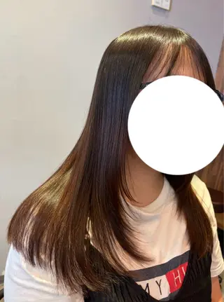 セミロング ブリーチモデル RURUのヘアスタイル