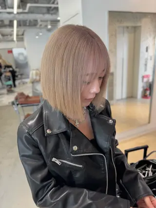ショート カラー 店長 MANAMI 艶カラー／骨格ボブのヘアスタイル