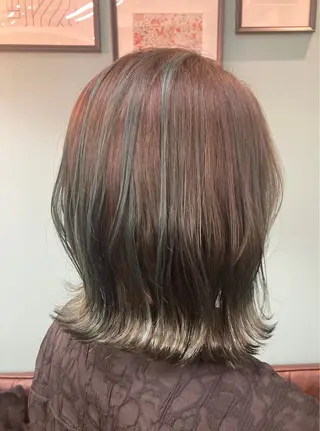 ミディアム 園田 理沙のヘアスタイル