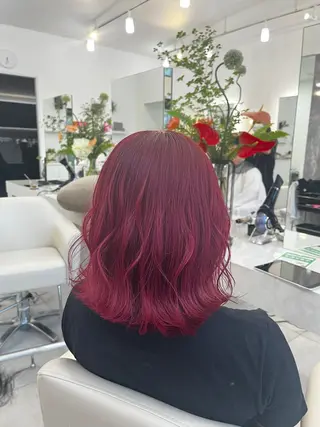 カラー ウチイケ コハルのヘアスタイル