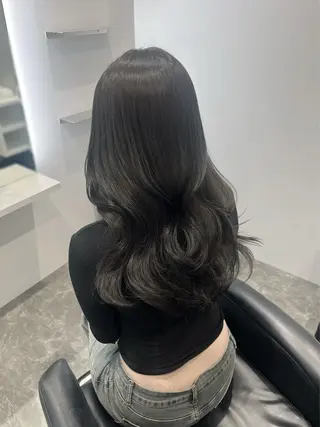 ロング 𝒜𝑜𝒾𝓀𝑜 /透明感カラーのヘアスタイル
