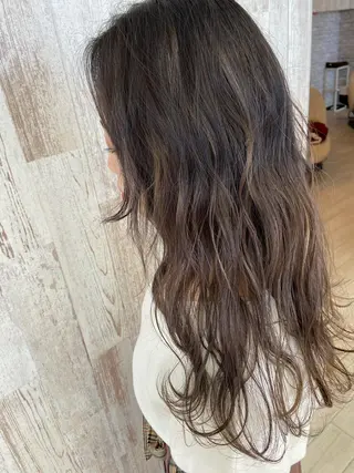 ロング カラー Oopsレイヤー 加藤澄都のヘアスタイル