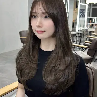 ロング 山﨑 優衣のヘアスタイル