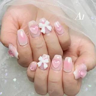 ネイル 🦋 Queenieのネイルデザイン