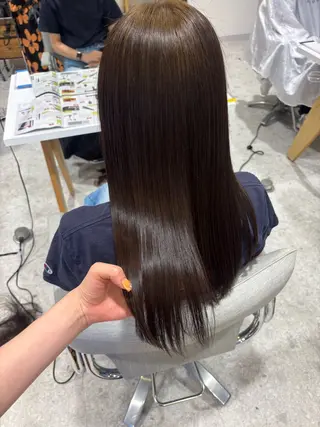 ロング カラー 安田 妃良のヘアスタイル
